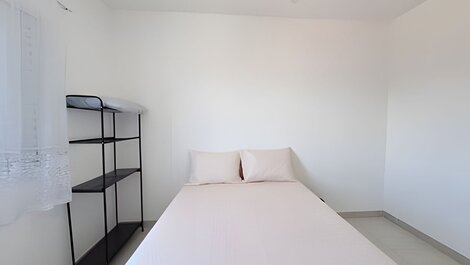 Apto com churrasqueira na varanda a 600 m do mar