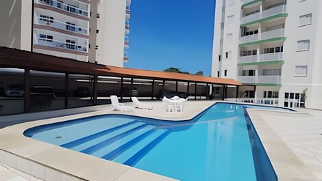 Apto completo, c/ piscina e frente mar