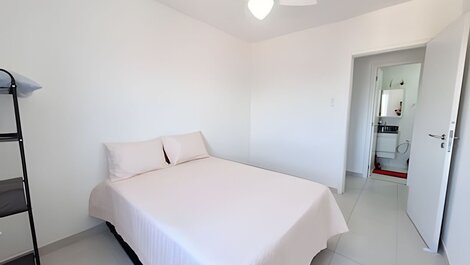 Apto com churrasqueira na varanda a 600 m do mar