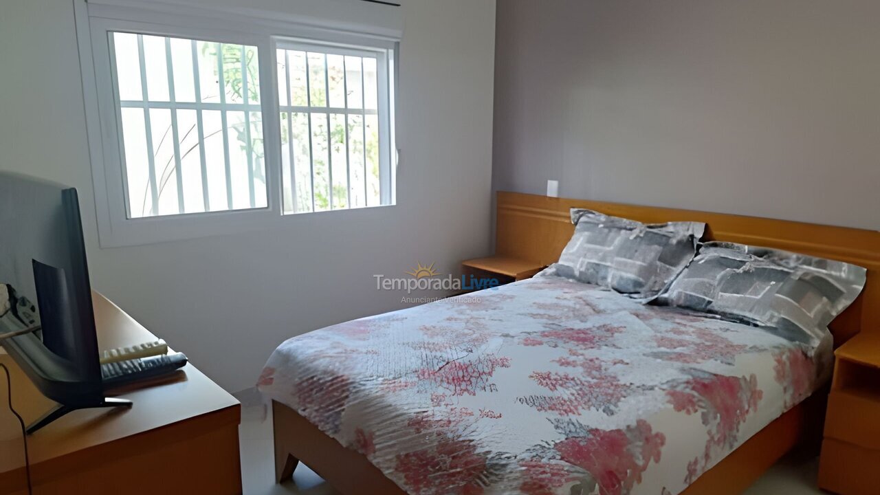 Casa para aluguel de temporada em Caraguatatuba (Massaguaçu)