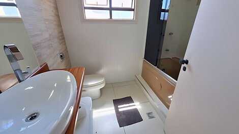 Cobertura com jacuzzi, churrasqueira e vista mar