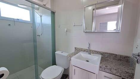 Apto com varanda a 50 metros do mar