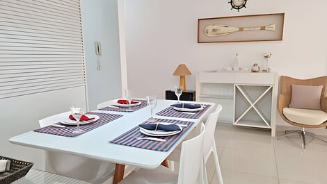 Apto completo, c/ piscina e frente mar