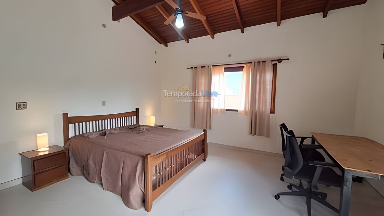 Casa para aluguel de temporada em Caraguatatuba (Massaguaçu)