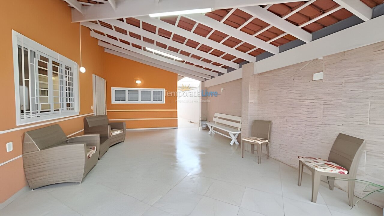 Casa para aluguel de temporada em Caraguatatuba (Parque Balneario Poiares)