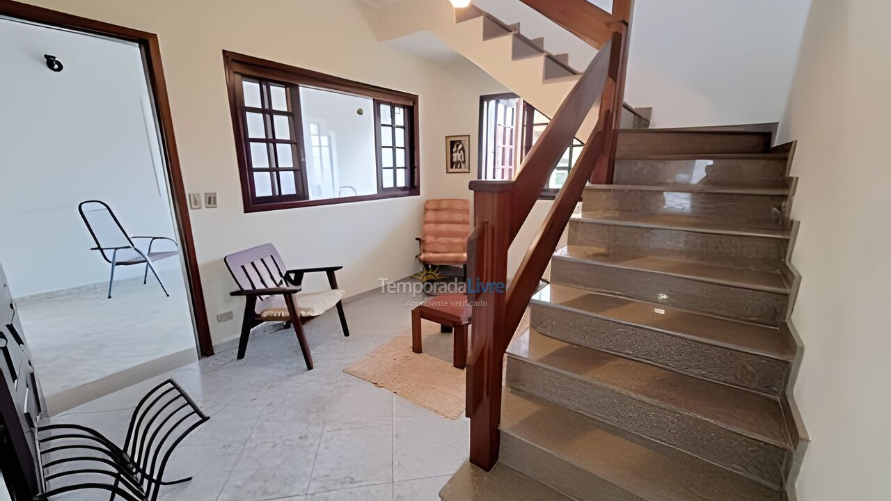 Casa para aluguel de temporada em Caraguatatuba (Massaguaçu)