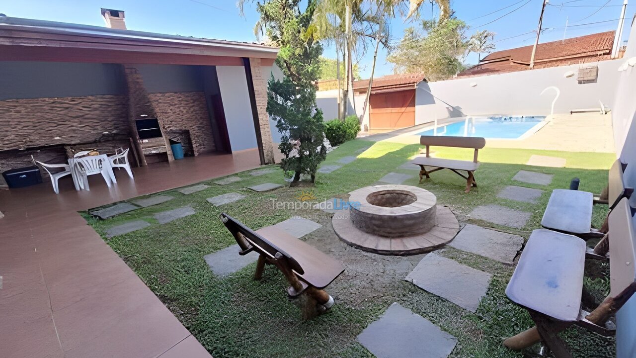 House for vacation rental in Caraguatatuba (Massaguaçu)