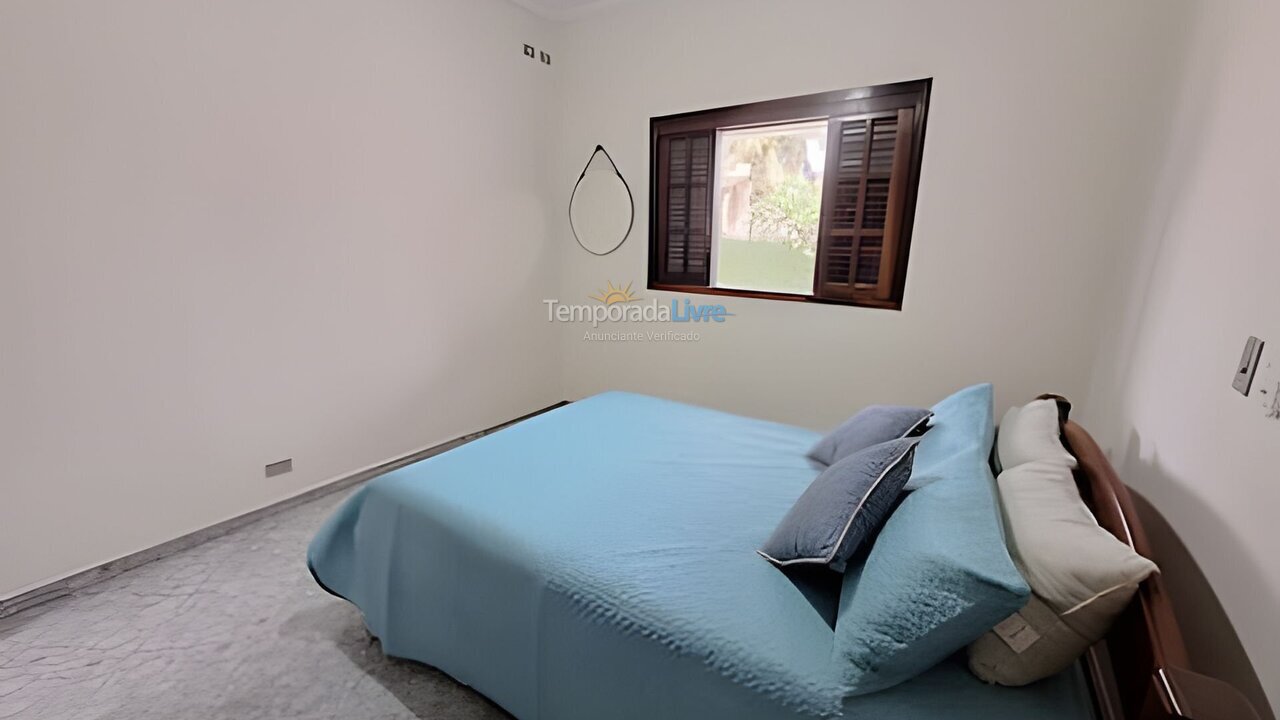 Casa para aluguel de temporada em Caraguatatuba (Massaguaçu)