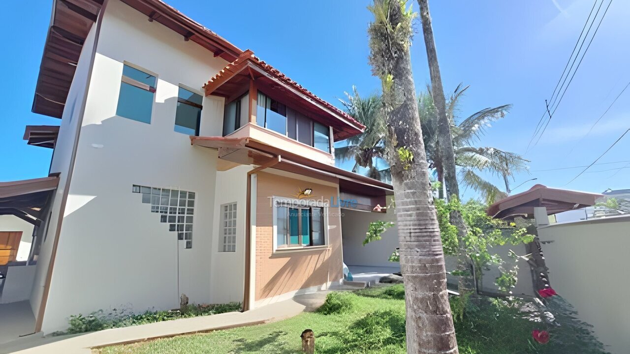 House for vacation rental in Caraguatatuba (Massaguaçu)