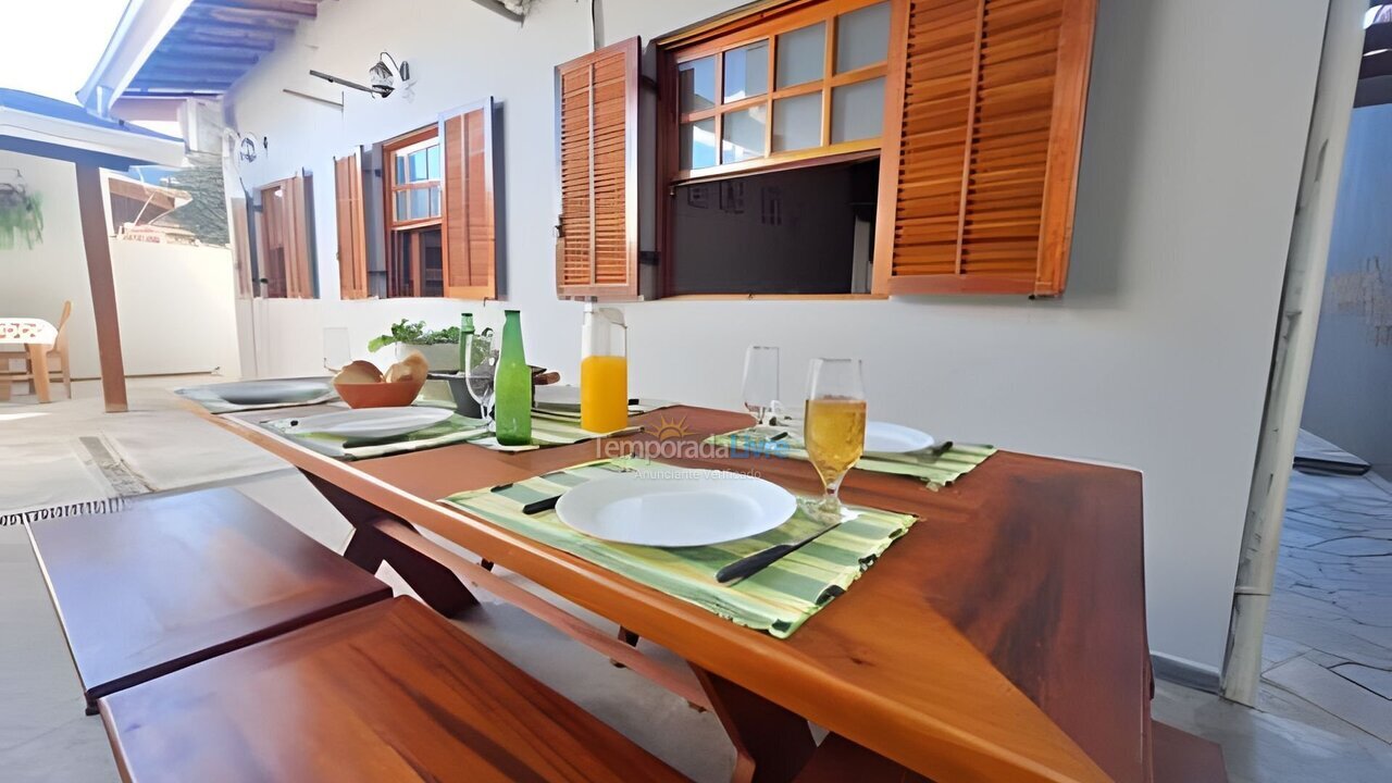 Casa para aluguel de temporada em Caraguatatuba (Cidade Jardim)