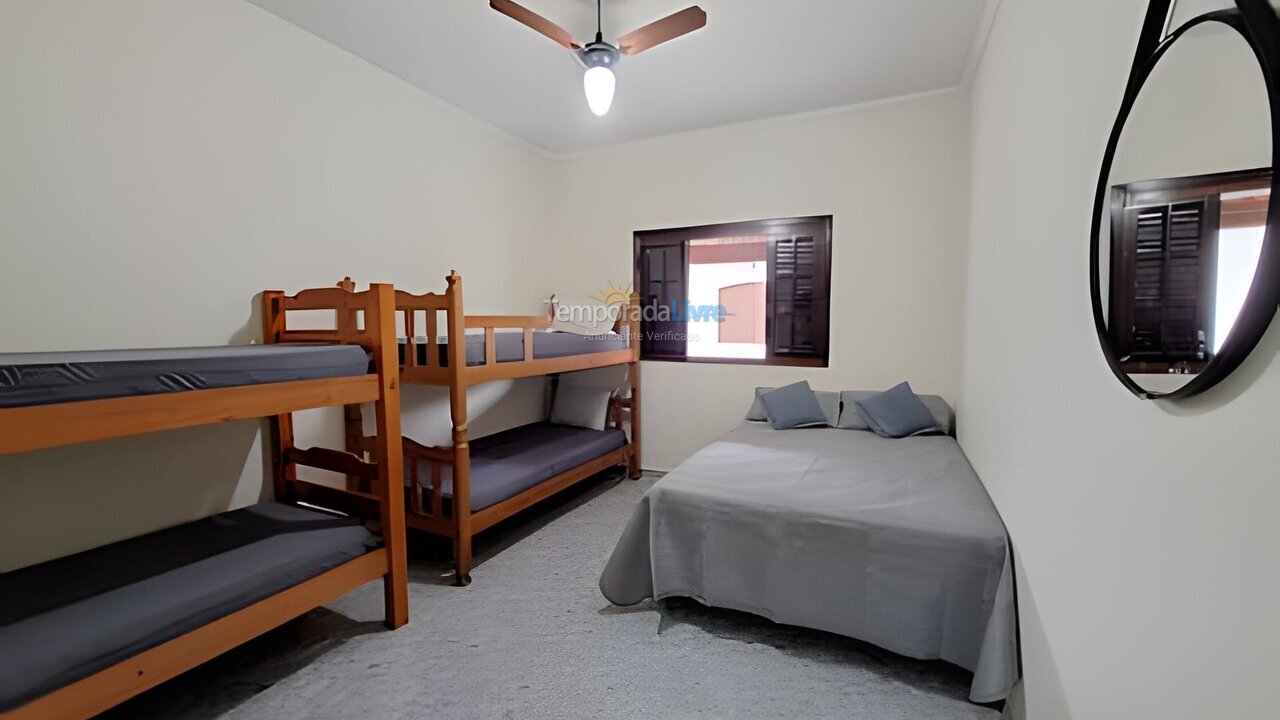 Casa para aluguel de temporada em Caraguatatuba (Massaguaçu)