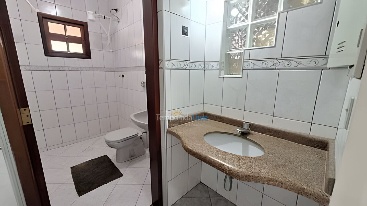 Casa para aluguel de temporada em Caraguatatuba (Massaguaçu)