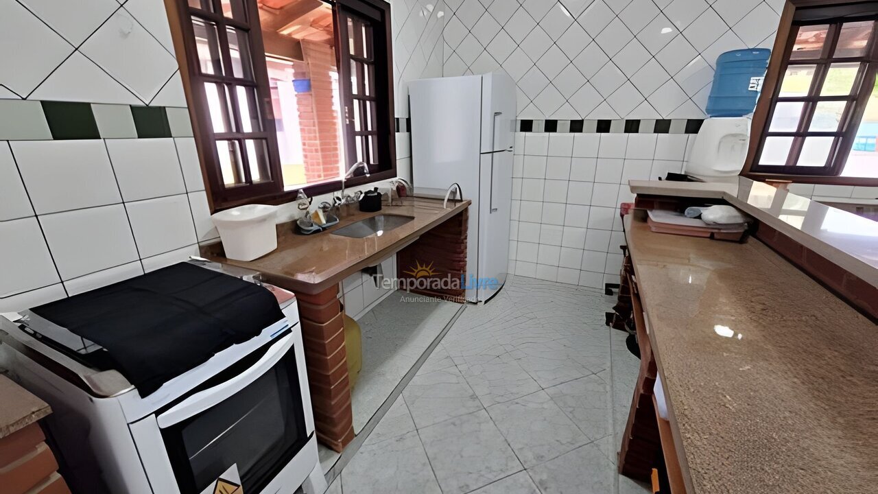 Casa para aluguel de temporada em Caraguatatuba (Massaguaçu)