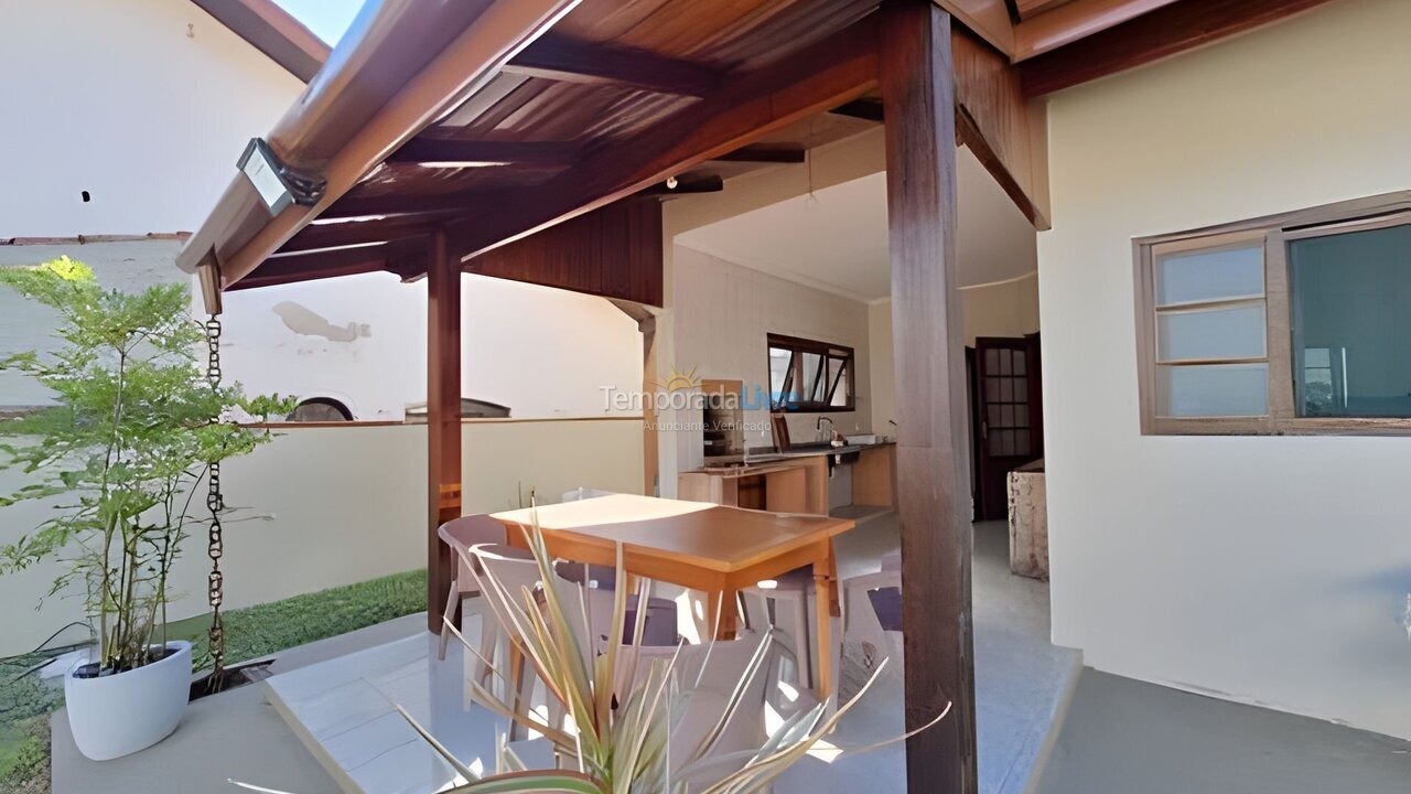 House for vacation rental in Caraguatatuba (Massaguaçu)