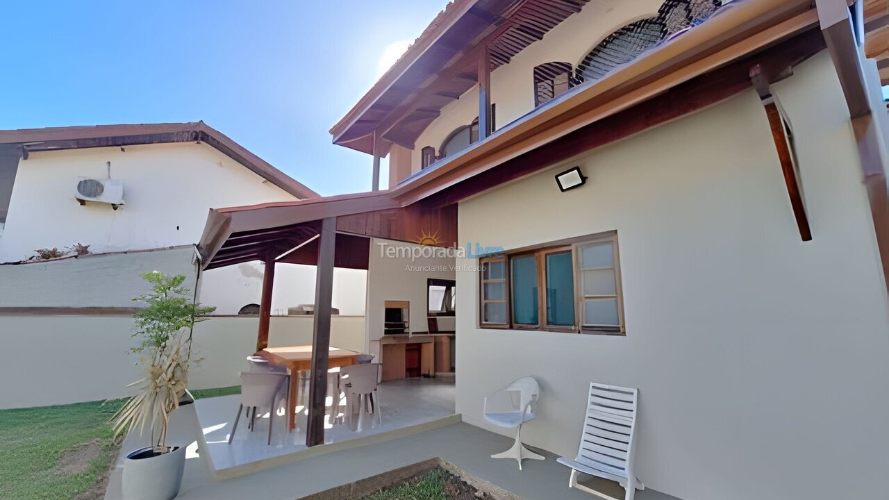 House for vacation rental in Caraguatatuba (Massaguaçu)