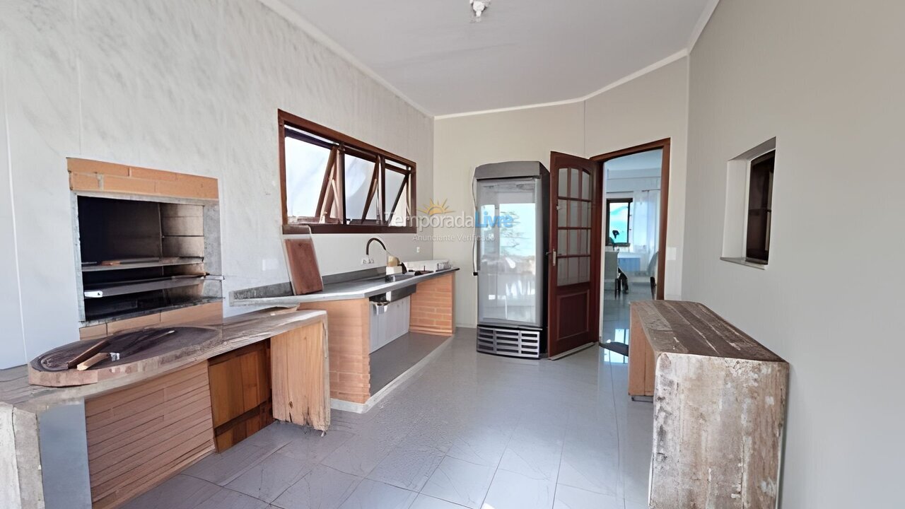 House for vacation rental in Caraguatatuba (Massaguaçu)