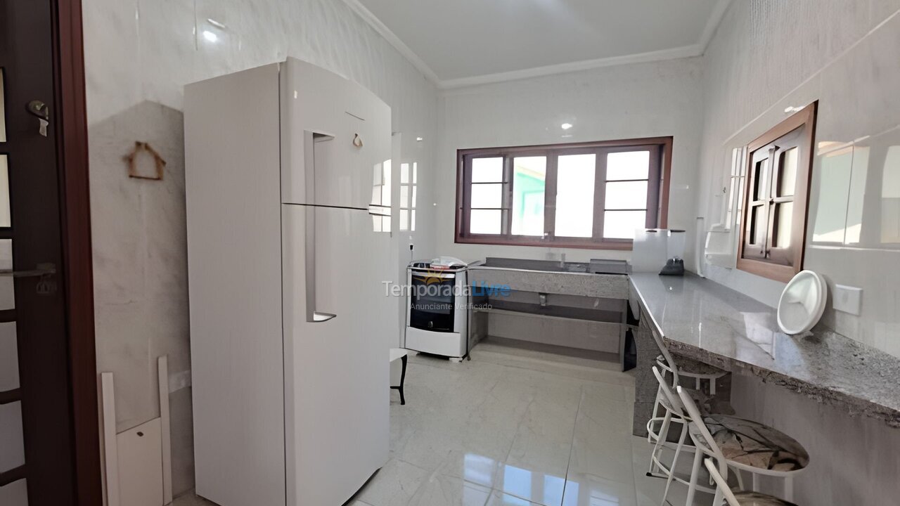 House for vacation rental in Caraguatatuba (Massaguaçu)