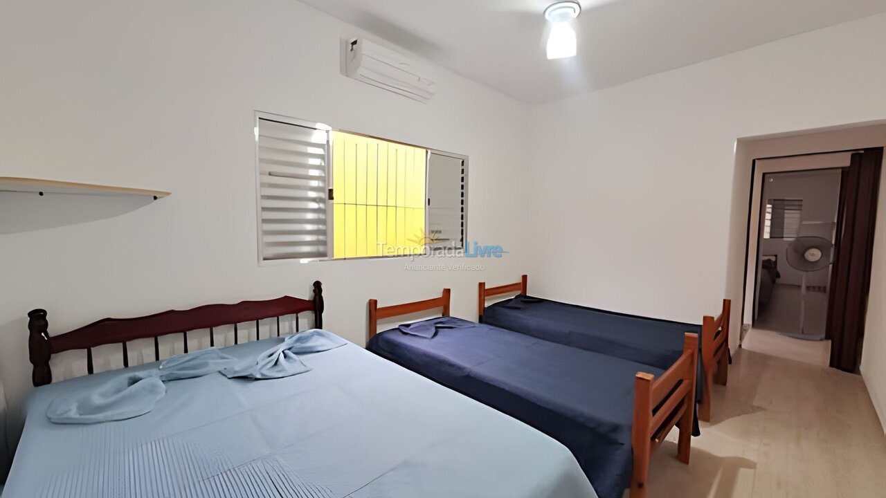 Casa para aluguel de temporada em São Sebastião (Enseada)