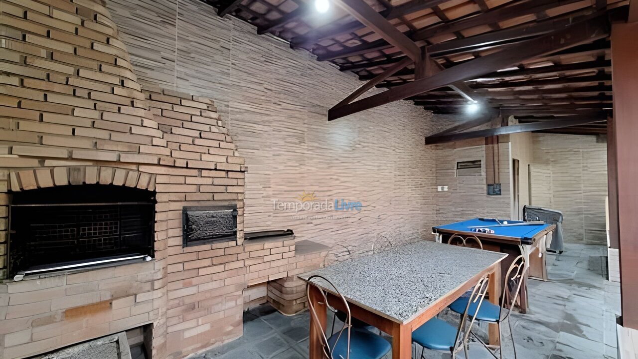Casa para aluguel de temporada em São Sebastião (Enseada)
