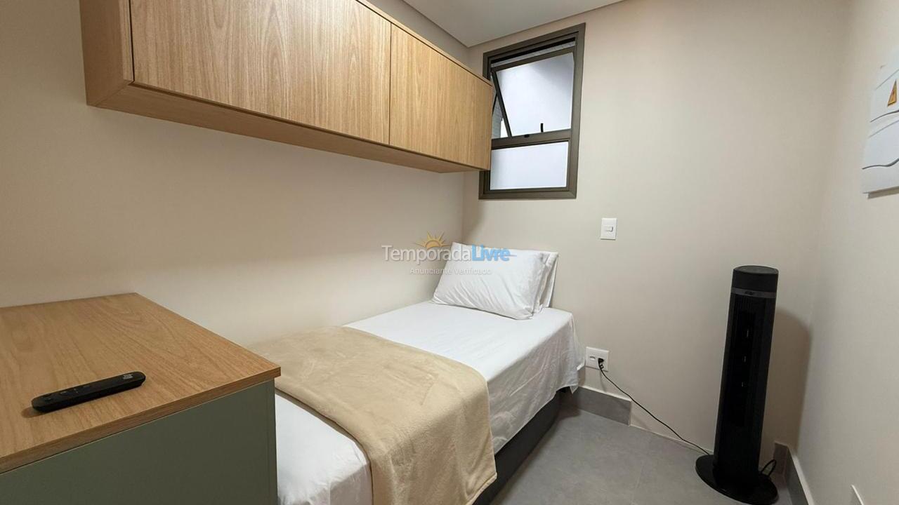 Apartamento para aluguel de temporada em Bertioga (Centro)