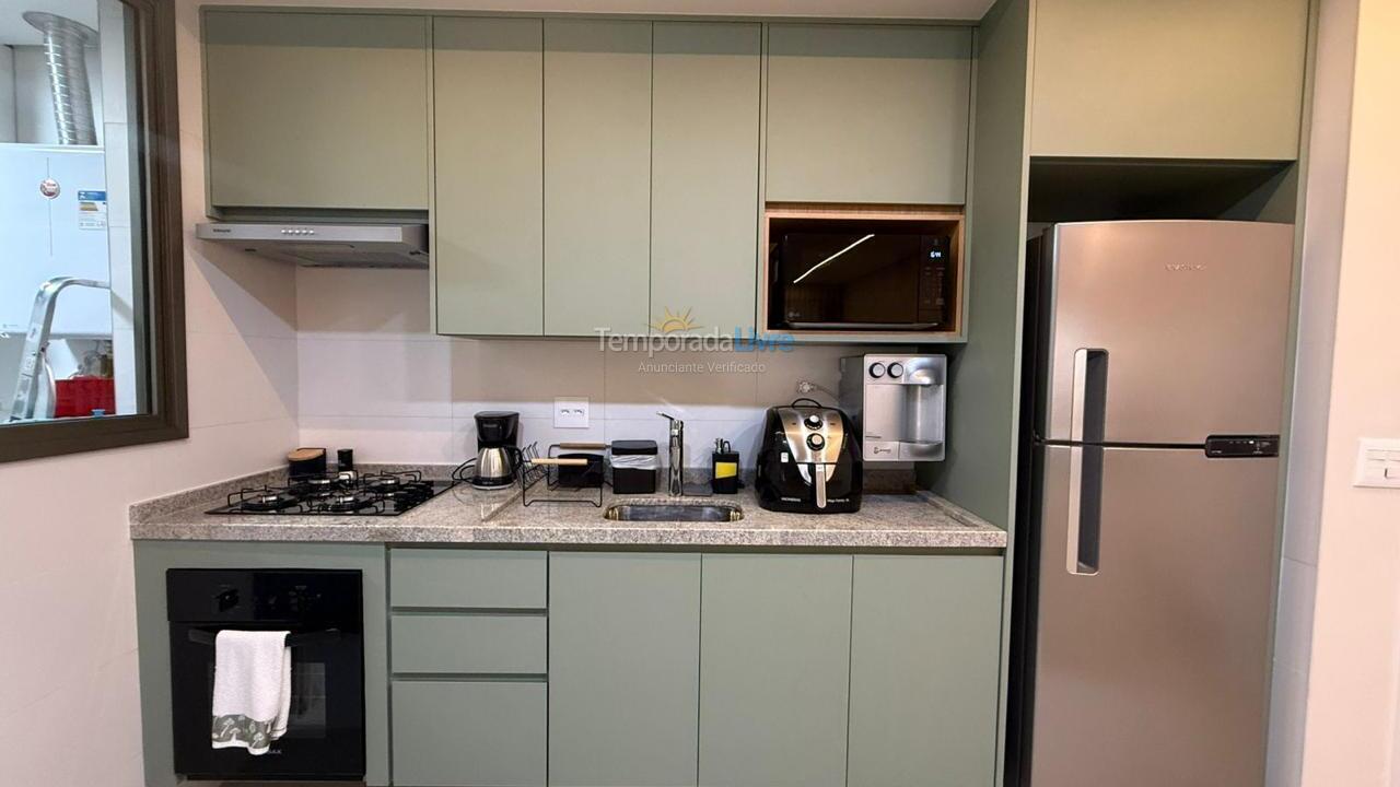 Apartamento para aluguel de temporada em Bertioga (Centro)