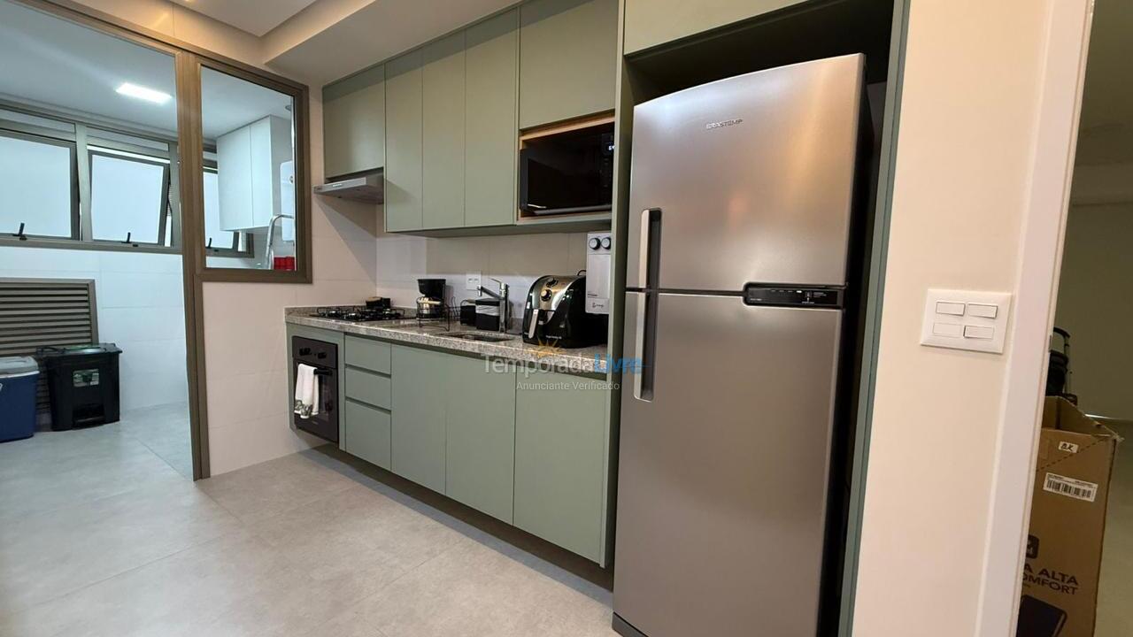 Apartamento para aluguel de temporada em Bertioga (Centro)