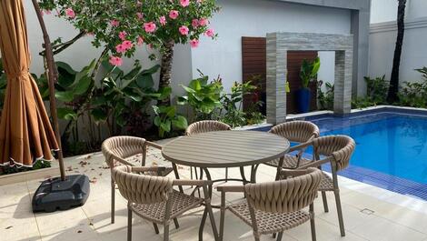 Hermosa casa en Jardim Acapulco, con capacidad para 15 personas, a 600 metros de la playa de Pernambuco.