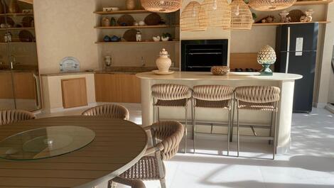 Hermosa casa en Jardim Acapulco, con capacidad para 15 personas, a 600 metros de la playa de Pernambuco.