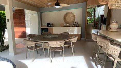 Hermosa casa en Jardim Acapulco, con capacidad para 15 personas, a 600 metros de la playa de Pernambuco.