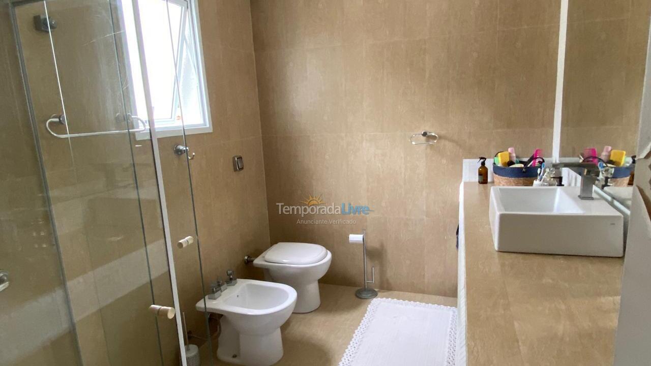 Casa para alquiler de vacaciones em Guarujá (Jardim Acapulco)