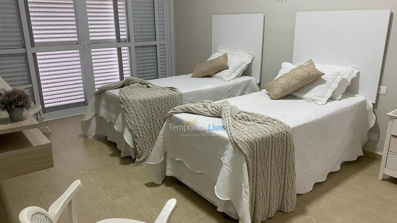 Casa para alquiler de vacaciones em Guarujá (Jardim Acapulco)