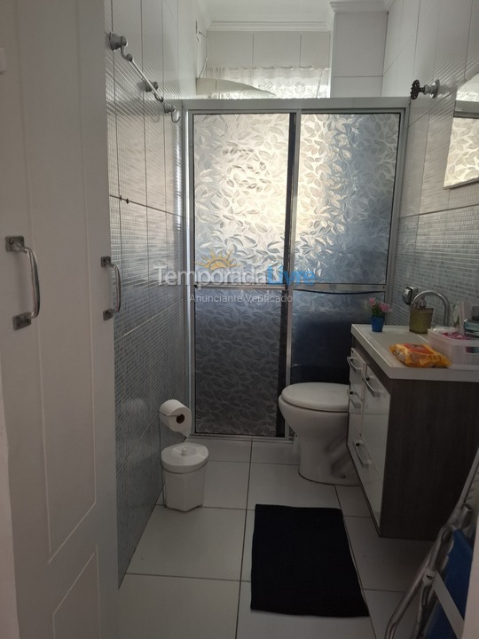 Apartamento para aluguel de temporada em São Paulo (Praia Grande Canto do Forte)