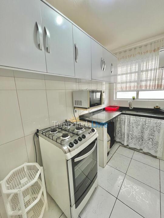 Apartamento para aluguel de temporada em São Paulo (Praia Grande Canto do Forte)