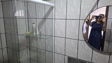 Piso de 3 habitaciones con baño privado y 1 plaza de aparcamiento en Avenida Praiana, Praia do Morro, Guarapari, ES.