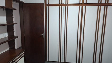 Piso de 3 habitaciones con baño privado y 1 plaza de aparcamiento en Avenida Praiana, Praia do Morro, Guarapari, ES.