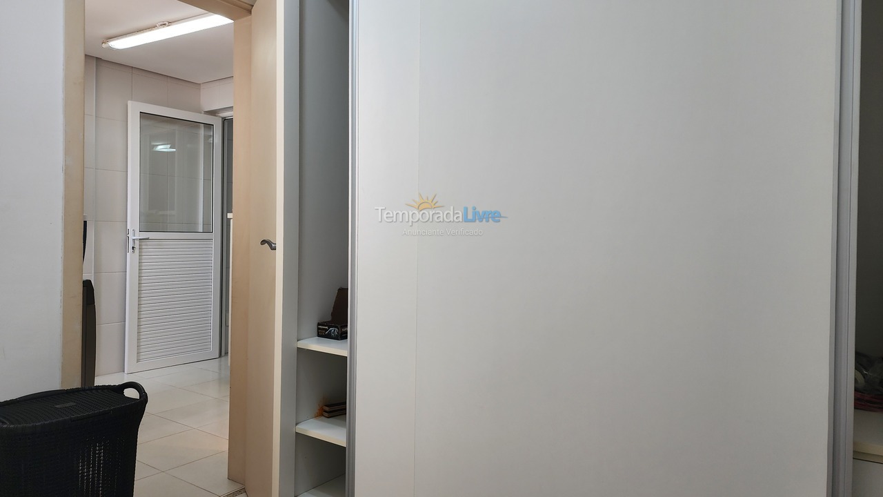 Apartment for vacation rental in Guarujá (Pitangueiras)