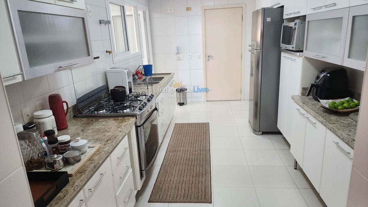 Apartment for vacation rental in Guarujá (Pitangueiras)