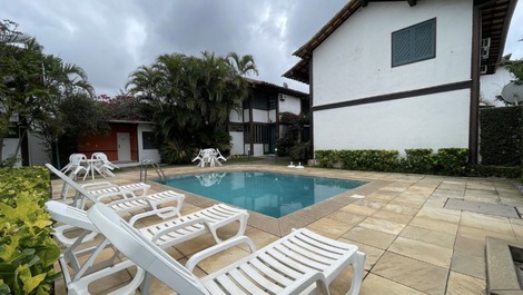 Casa em Geribá a poucos metros da praia