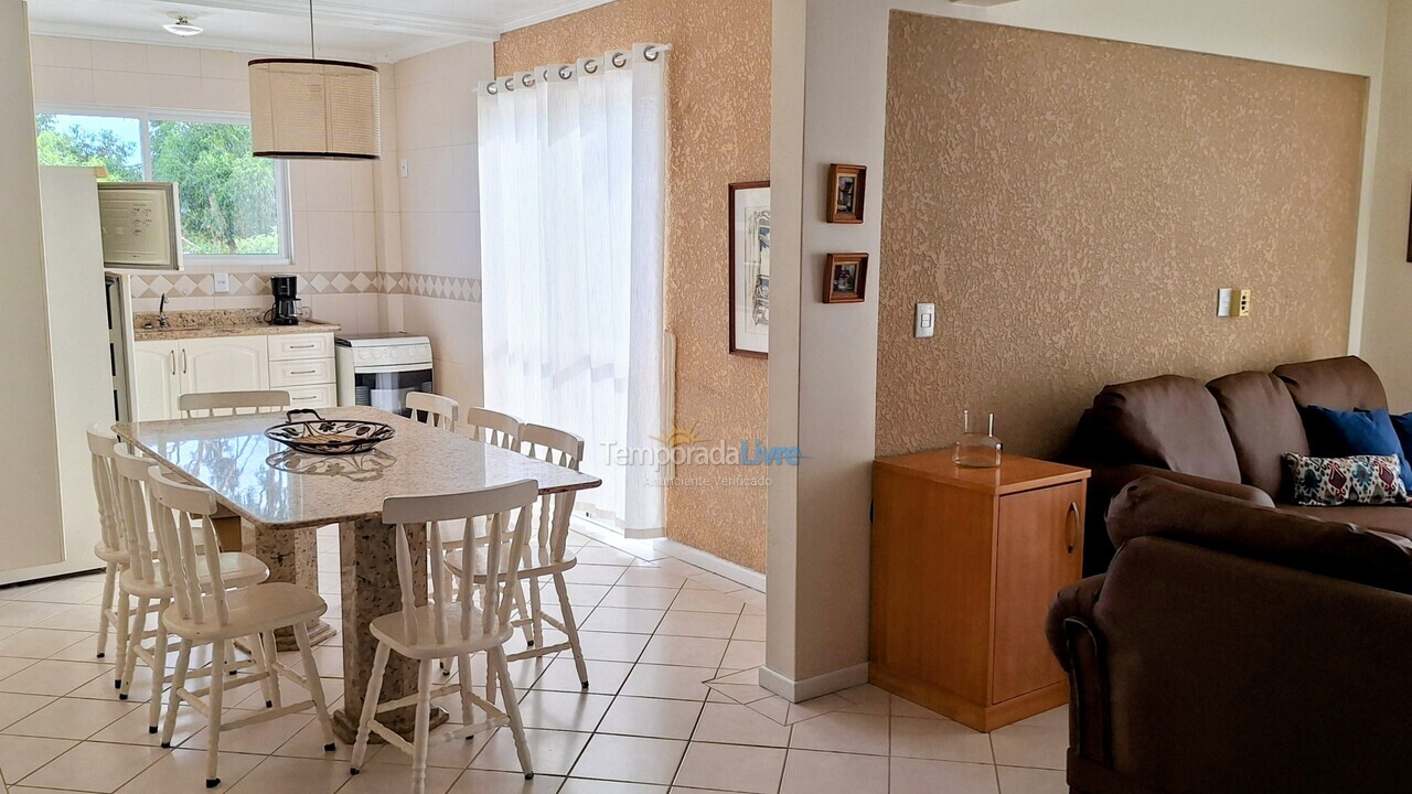Apartamento para aluguel de temporada em Florianópolis (Cachoeira do Bom Jesus)