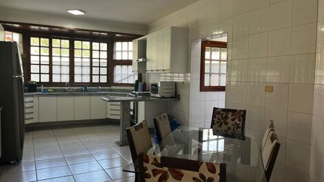 Casa Riviera de São Lourenço 5 dormitórios