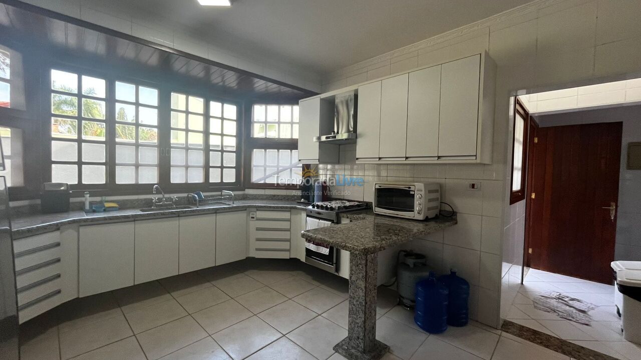 Casa para aluguel de temporada em Bertioga (Riviera de São Lourenço)