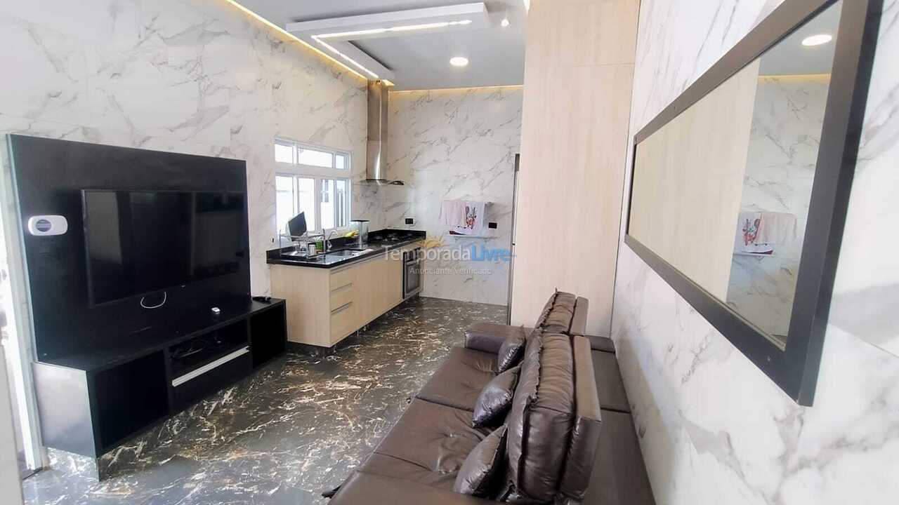 Casa para aluguel de temporada em Bertioga (Jd Refúgio Cantão do Indaiá)