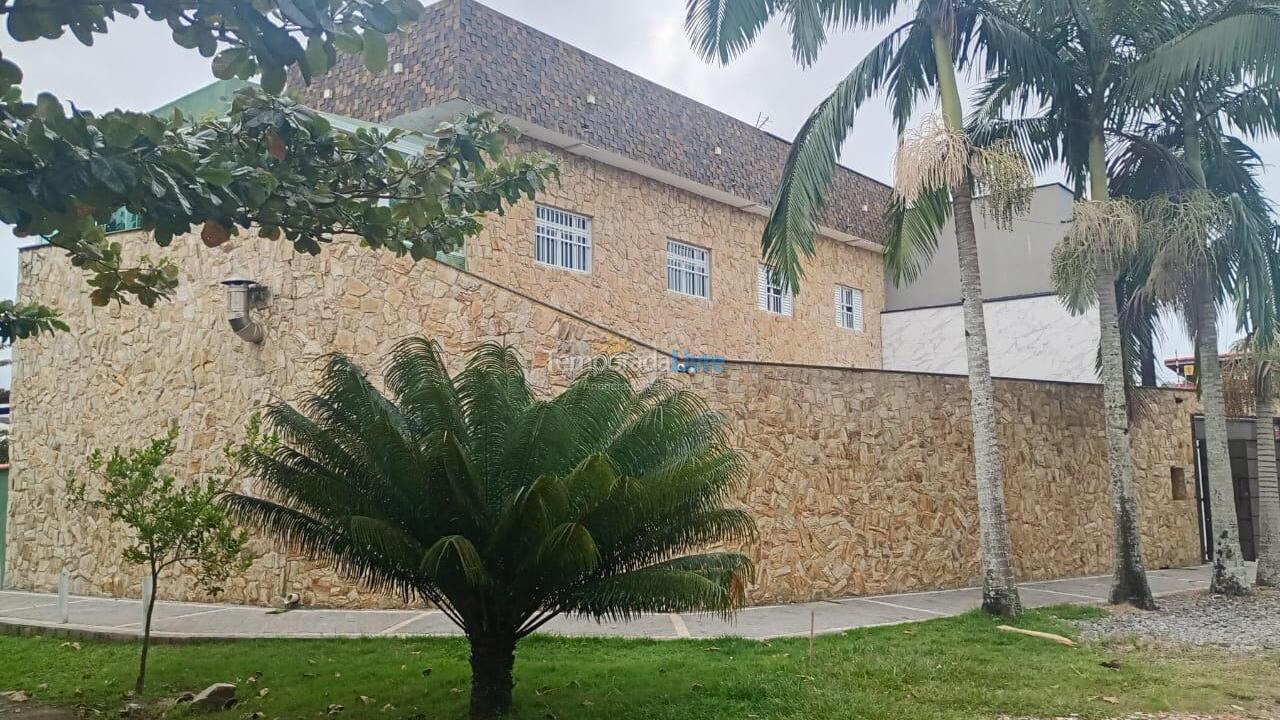 Casa para aluguel de temporada em Bertioga (Jd Refúgio Cantão do Indaiá)