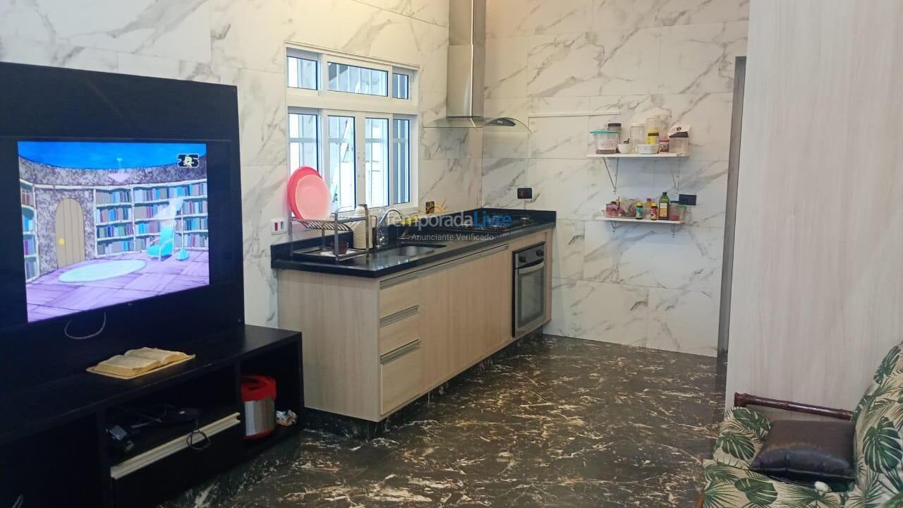 Casa para aluguel de temporada em Bertioga (Jd Refúgio Cantão do Indaiá)