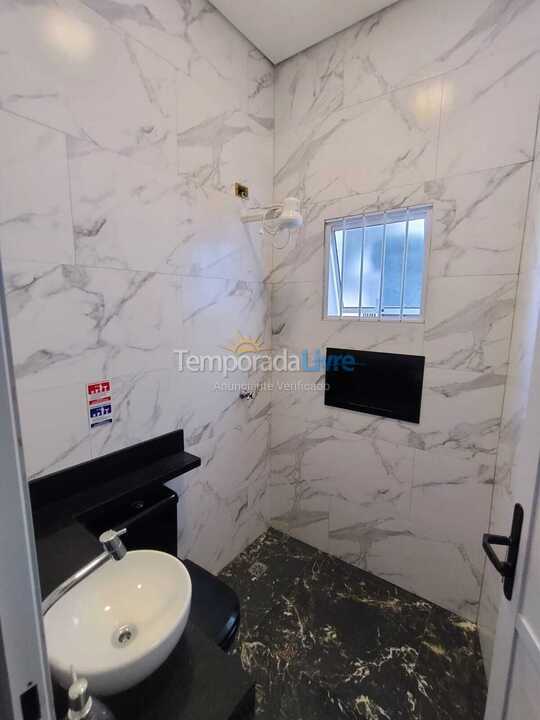 Casa para aluguel de temporada em Bertioga (Jd Refúgio Cantão do Indaiá)