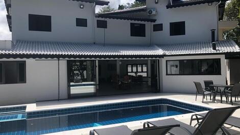 Casa com 5 suites Riviera de São Lourenço