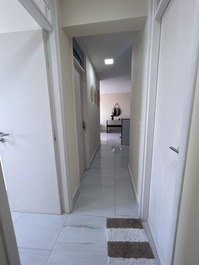 Corredor de acesso aos quartos e banheiros