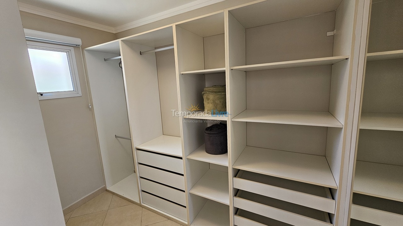 Casa para aluguel de temporada em Guarujá (Enseada)