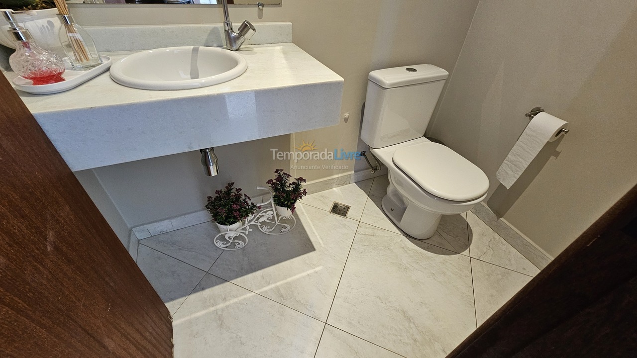 Casa para aluguel de temporada em Guarujá (Enseada)