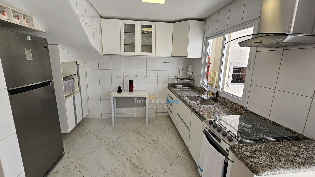 Casa para aluguel de temporada em Guarujá (Enseada)